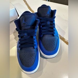 Nike Air Jordan 1 Low Size 6 woman EUC Blue Royal